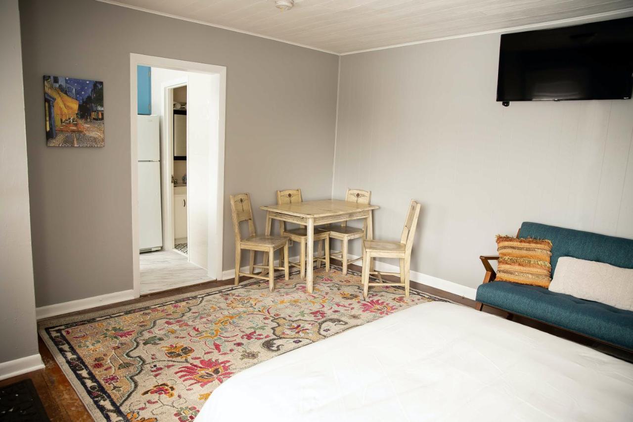 Charming French Studio Apartment Laramie Buitenkant foto